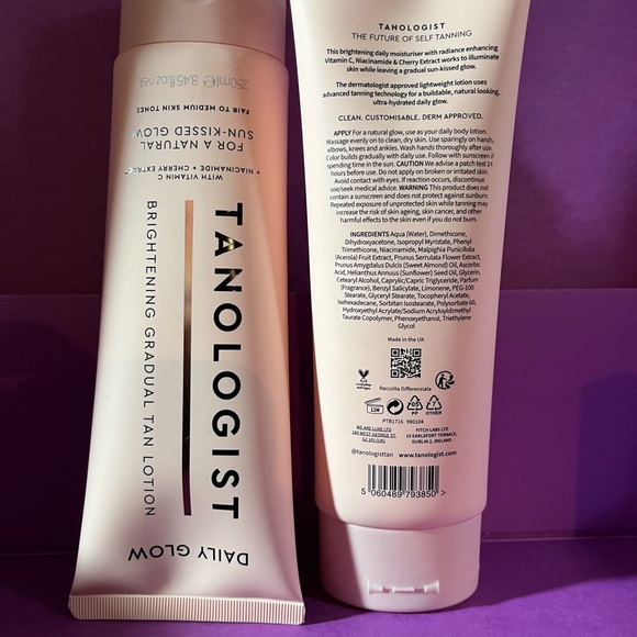 Tanologist Daily Glow Brightening Gradual Tan Lotion - Cream 2/$25 - Picture 1 of 3